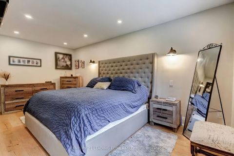 Photo 17 at 5 Mountbatten Road, Humber Heights, Toronto