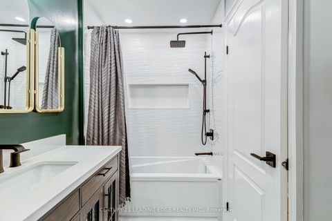 Photo 25 at 5 Mountbatten Road, Humber Heights, Toronto
