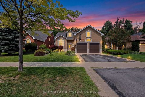 Photo 1 at 102 CUMMING Drive, Ardagh, Barrie