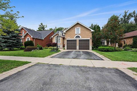Photo 2 at 102 CUMMING Drive, Ardagh, Barrie