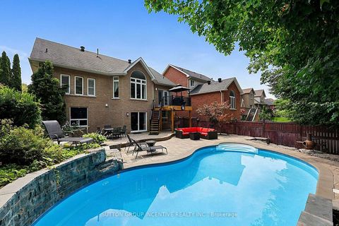 Photo 11 at 102 CUMMING Drive, Ardagh, Barrie