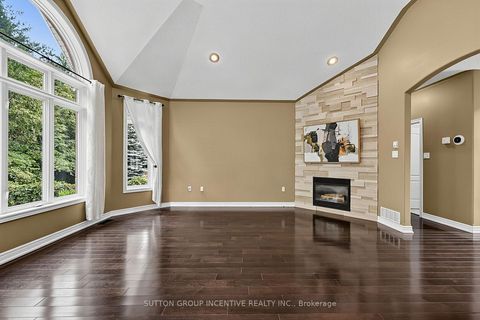 Photo 19 at 102 CUMMING Drive, Ardagh, Barrie