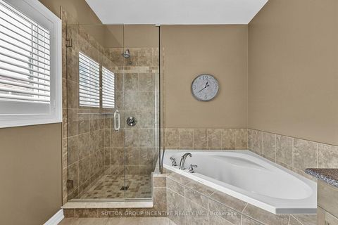 Photo 31 at 102 CUMMING Drive, Ardagh, Barrie