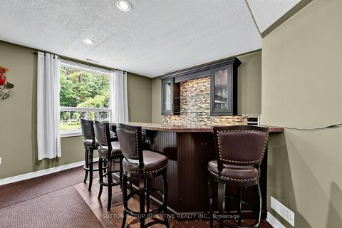 Photo 41 at 102 CUMMING Drive, Ardagh, Barrie