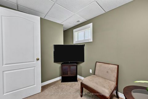 Photo 47 at 102 CUMMING Drive, Ardagh, Barrie