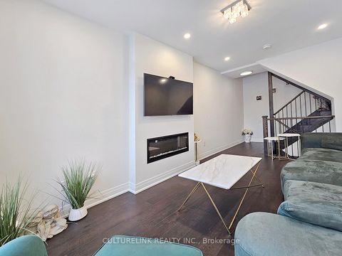 Photo 14 at 551 New England Court, Summerhill Estates, Newmarket