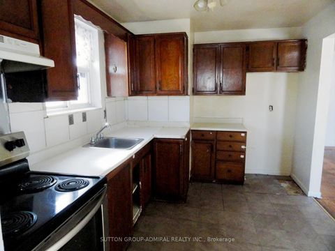 Photo 5 at 205 St Lucie Drive, Humbermede, Toronto