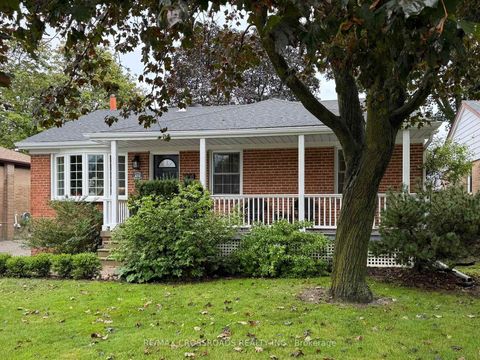 Photo 2 at 432 Paliser Crescent N, Harding, Richmond Hill
