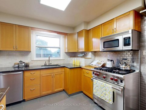 Photo 12 at 432 Paliser Crescent N, Harding, Richmond Hill