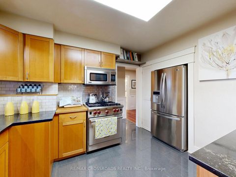 Photo 15 at 432 Paliser Crescent N, Harding, Richmond Hill