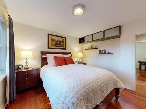 Photo 17 at 432 Paliser Crescent N, Harding, Richmond Hill