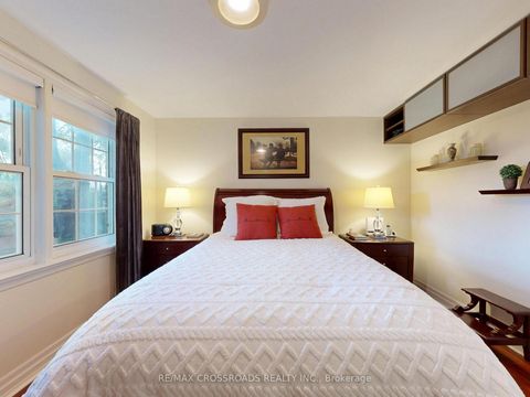 Photo 19 at 432 Paliser Crescent N, Harding, Richmond Hill