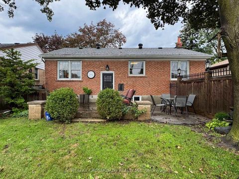 Photo 44 at 432 Paliser Crescent N, Harding, Richmond Hill