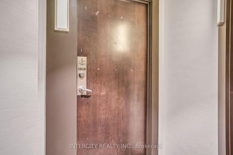 Photo 5 at 1010 - 12 Yonge Street, Waterfront Communities C1, Toronto