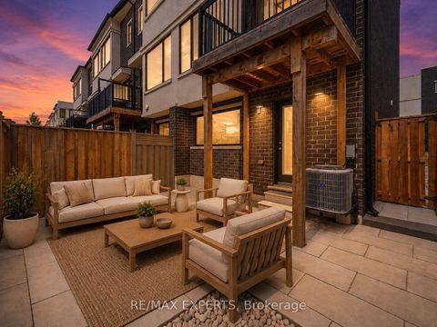 Photo 2 at 176 Sydney Circle, Vellore Village, Vaughan