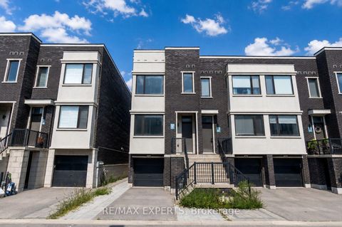 Photo 3 at 176 Sydney Circle, Vellore Village, Vaughan