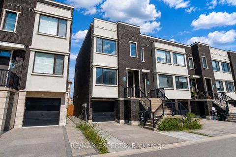 Photo 4 at 176 Sydney Circle, Vellore Village, Vaughan