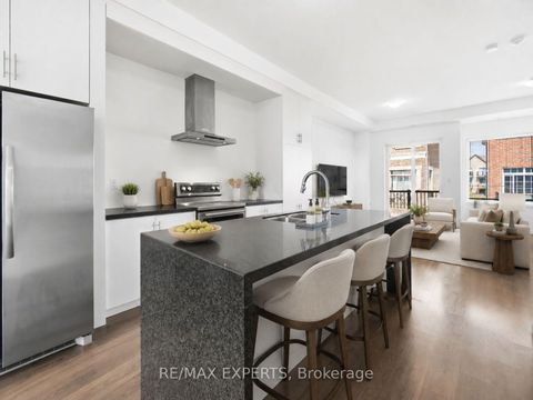 Photo 10 at 176 Sydney Circle, Vellore Village, Vaughan