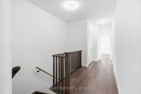 Photo 14 at 176 Sydney Circle, Vellore Village, Vaughan