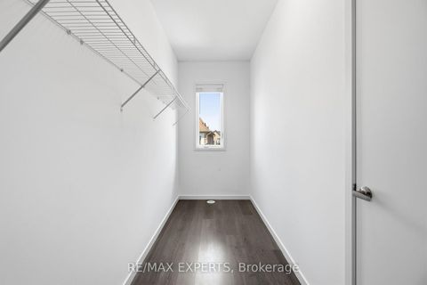 Photo 17 at 176 Sydney Circle, Vellore Village, Vaughan