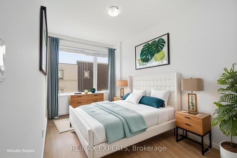 Photo 18 at 176 Sydney Circle, Vellore Village, Vaughan