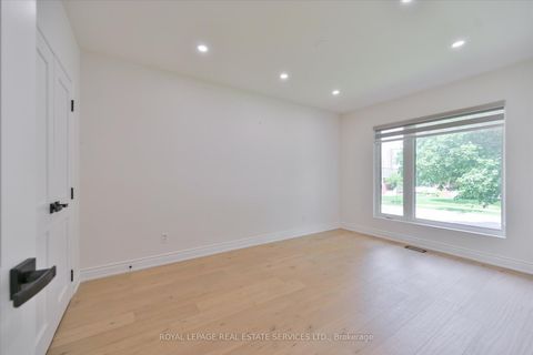 Photo 22 at 18 Celestine Drive, Richview, Toronto