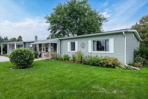 Photo 16 at 40 Corner Brook Trail, Rural Innisfil, Innisfil