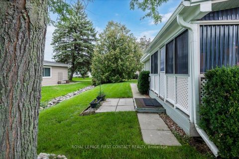 Photo 18 at 40 Corner Brook Trail, Rural Innisfil, Innisfil