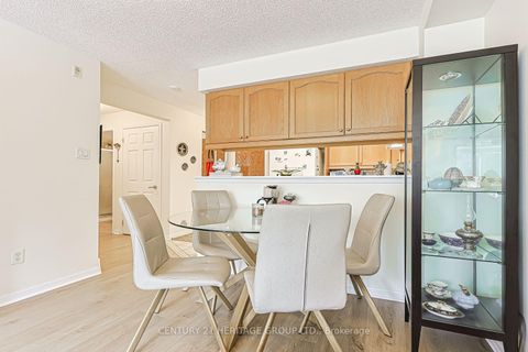 Photo 7 at 211 - 900 Bogart Mill Trail, College Manor, Newmarket