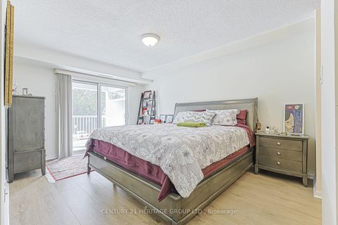 Photo 20 at 211 - 900 Bogart Mill Trail, College Manor, Newmarket