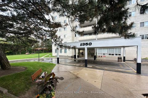 Photo 1 at 906 - 1350 York Mills Road, Donalda, Toronto
