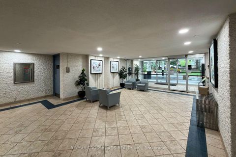 Photo 4 at 906 - 1350 York Mills Road, Donalda, Toronto