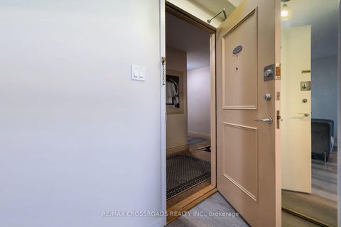 Photo 7 at 906 - 1350 York Mills Road, Donalda, Toronto