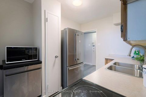 Photo 17 at 906 - 1350 York Mills Road, Donalda, Toronto