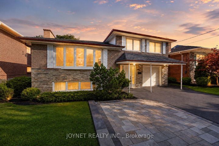 Photo 4 at 42 Brucedale Crescent, Bayview Village, Toronto