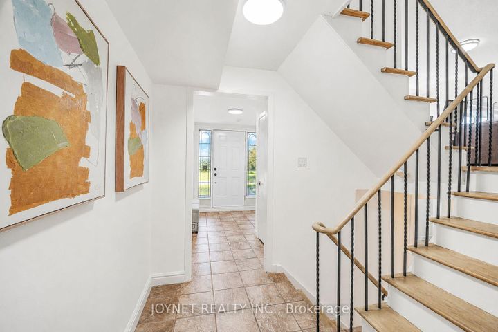 Photo 7 at 42 Brucedale Crescent, Bayview Village, Toronto
