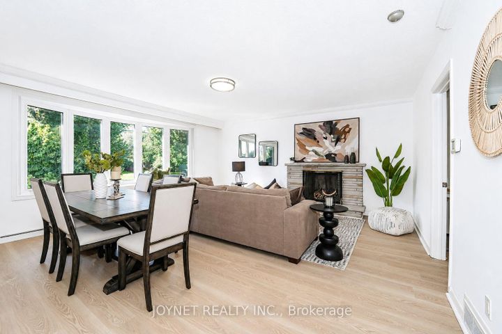 Photo 11 at 42 Brucedale Crescent, Bayview Village, Toronto
