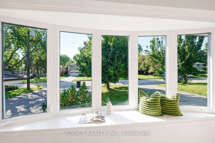 Photo 16 at 42 Brucedale Crescent, Bayview Village, Toronto