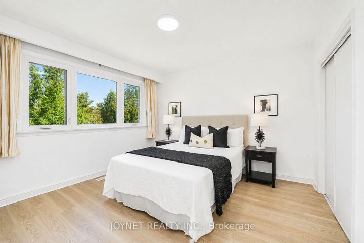 Photo 22 at 42 Brucedale Crescent, Bayview Village, Toronto