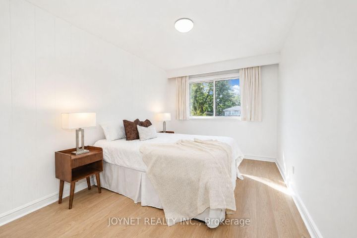 Photo 24 at 42 Brucedale Crescent, Bayview Village, Toronto