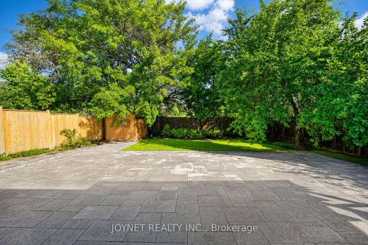 Photo 33 at 42 Brucedale Crescent, Bayview Village, Toronto