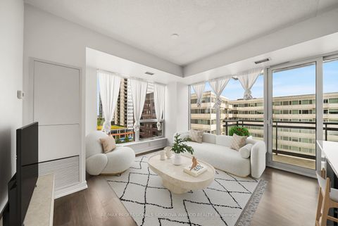 Photo 2 at 703 - 225 Sackville Street, Regent Park, Toronto