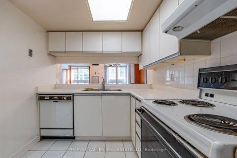 Photo 3 at 205 - 5 Kenneth Avenue, Willowdale East, Toronto