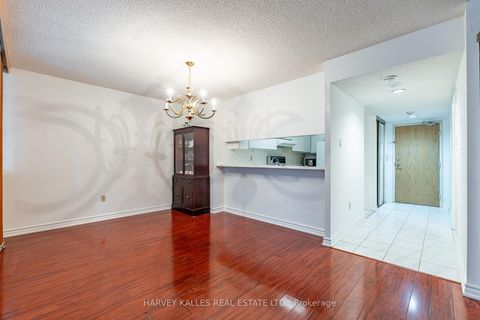 Photo 6 at 205 - 5 Kenneth Avenue, Willowdale East, Toronto