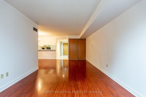 Photo 9 at 205 - 5 Kenneth Avenue, Willowdale East, Toronto