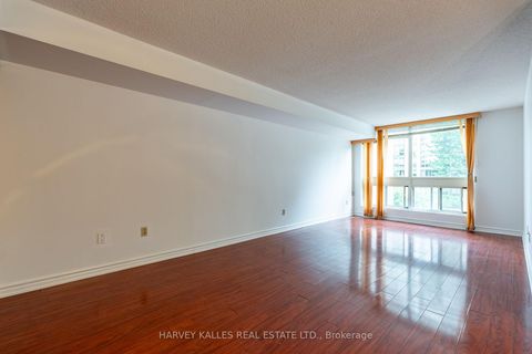 Photo 10 at 205 - 5 Kenneth Avenue, Willowdale East, Toronto