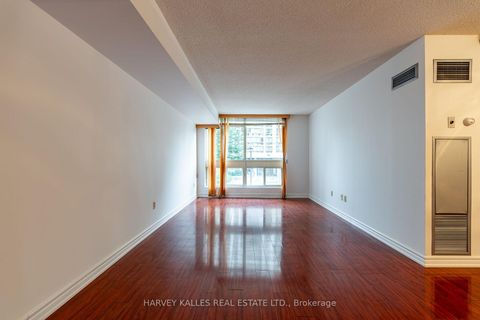 Photo 11 at 205 - 5 Kenneth Avenue, Willowdale East, Toronto
