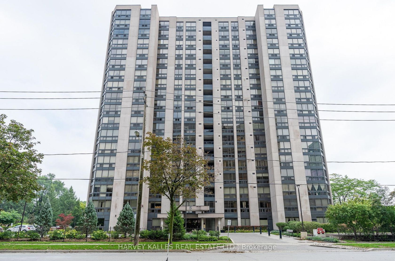 205 - 5 Kenneth Avenue, Willowdale East, Toronto photo number 2