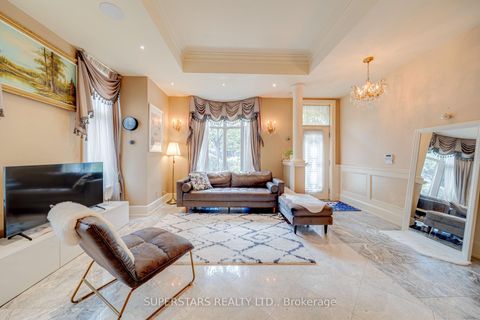 Photo 3 at 16 - 25 Elkhorn Drive, Bayview Village, Toronto