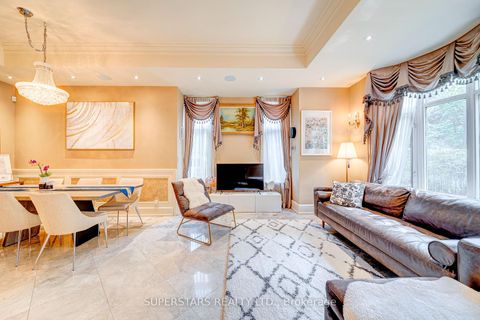 Photo 5 at 16 - 25 Elkhorn Drive, Bayview Village, Toronto